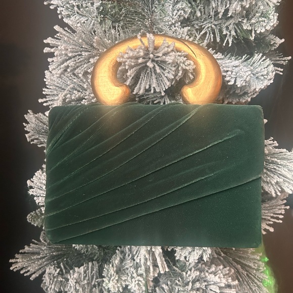Vintage? (33years old) Lord and Taylor Green Velvet Purse - Picture 3 of 5